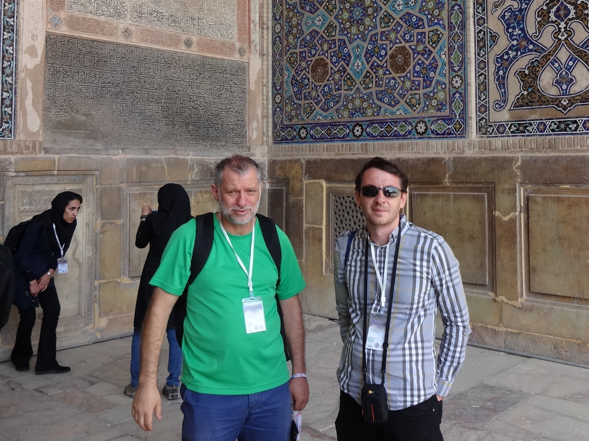 eric_and_olivier_in_the_jameh_mosque.jpg